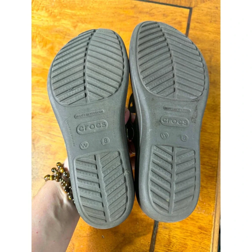 Crocs Women's 8 Sanrah Circle Wedge Sandals Brown Tan Gold Thong Flip Flops